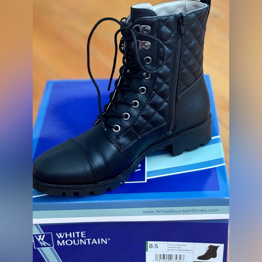 NWT white mountain boots